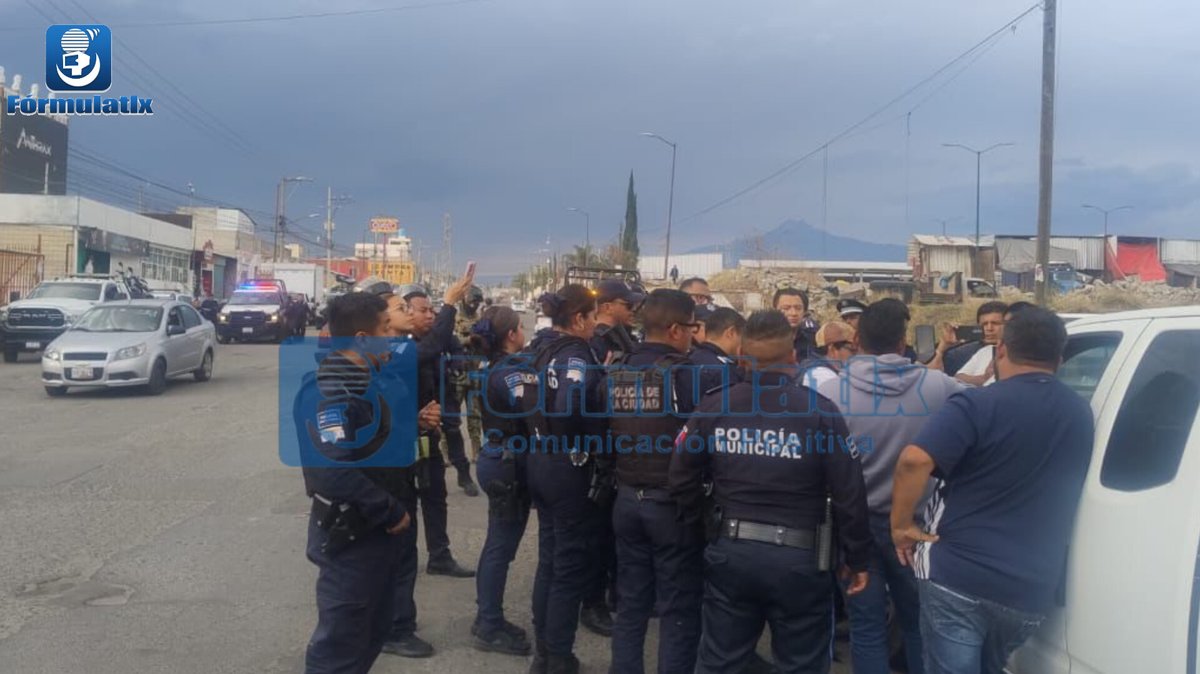 TlxFormula's tweet photo. #LoVisteEnFormulaTLX (Policías poblanos instalan retén en Tlaxcala; fueron desalojados por invasión ) Ha sido publicado en FormulaTlx - https://t.co/MSQ1xxuvru https://t.co/x8SKoUduU8