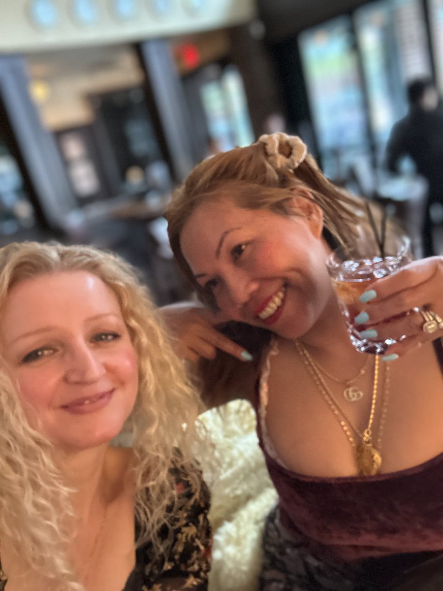 Sourine3's tweet image. Cheers #neverdrunk #ForeverYOUNGER #nofilter