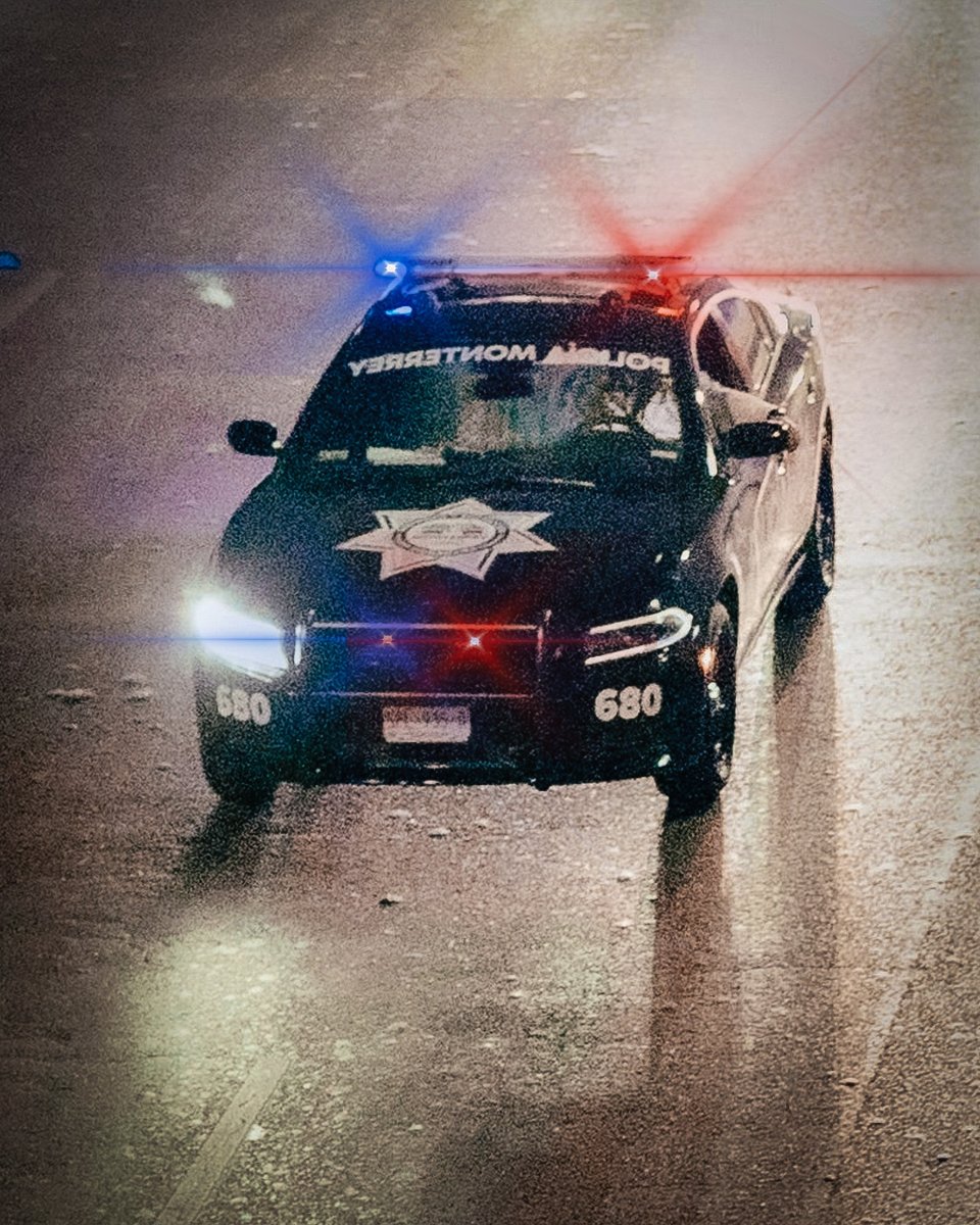 PoliciaDeMtyOf's tweet photo. La Policía de Monterrey está presente en las calles con patrullajes, vigilancia y coordinación operativa para mantener el orden y proteger a las familias regiomontanas.

#EstrategiaESCUDO 🛡️
#AquíSeProtege
#AquíSeResuelve https://t.co/AcDkp2nkpH