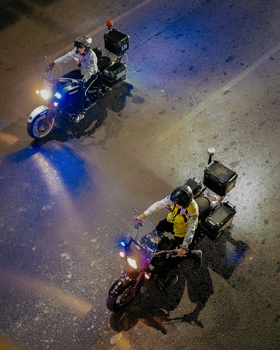 PoliciaDeMtyOf's tweet photo. La Policía de Monterrey está presente en las calles con patrullajes, vigilancia y coordinación operativa para mantener el orden y proteger a las familias regiomontanas.

#EstrategiaESCUDO 🛡️
#AquíSeProtege
#AquíSeResuelve https://t.co/AcDkp2nkpH