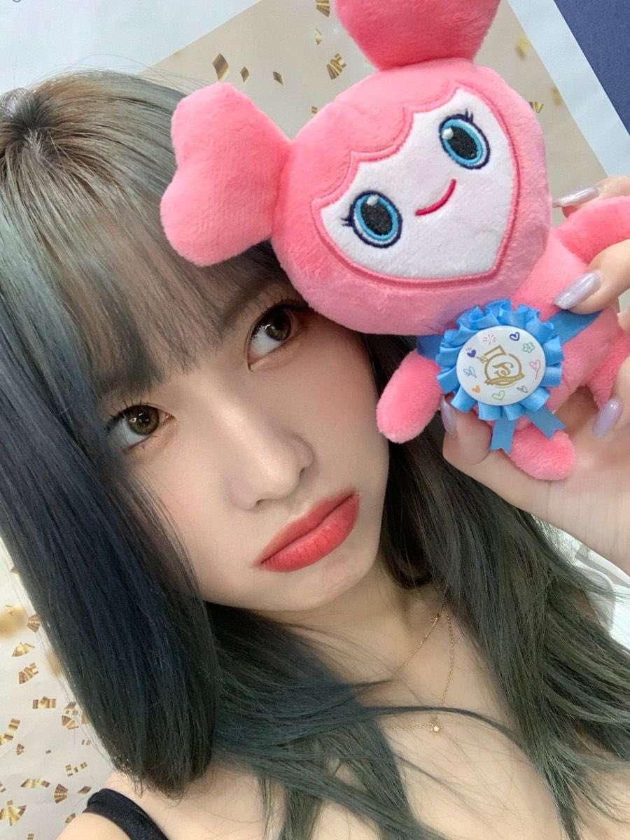 vanatinee's tweet photo. ｡ﾟﾟ･｡･ﾟﾟ｡ 

ﾟ。 mao / val || not new to #shedtwt 🍥

       ana-r | infj 🍡 

#shtwt #shedtwt #edtwt 
            
                ♡ or ↻ to be moots .ᐟ https://t.co/7R48cxRXHc