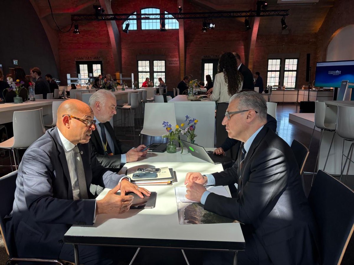 Mukhtar_Babayev's tweet image. At #PCD2026, met with @simonstiell, Executive Secretary of #UNFCCC. Exchanged on #COP31 priorities, including agenda-setting, advancing climate finance, NDCs and Action Agenda. In today’s global setting, restoring confidence depends on real progress in implementation and delivery