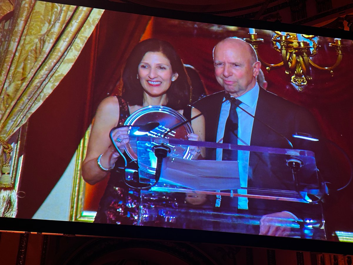 DrPinkalDesai's tweet photo. Gail Roboz was felicitated with the Greenberg Award !! A very special moment , and an absolutely well deserved award and honor for a distinguished career at @WeillCornell @WCMLeukemia and @nyphospital Congratulations!! https://t.co/slYHOQ9fDT