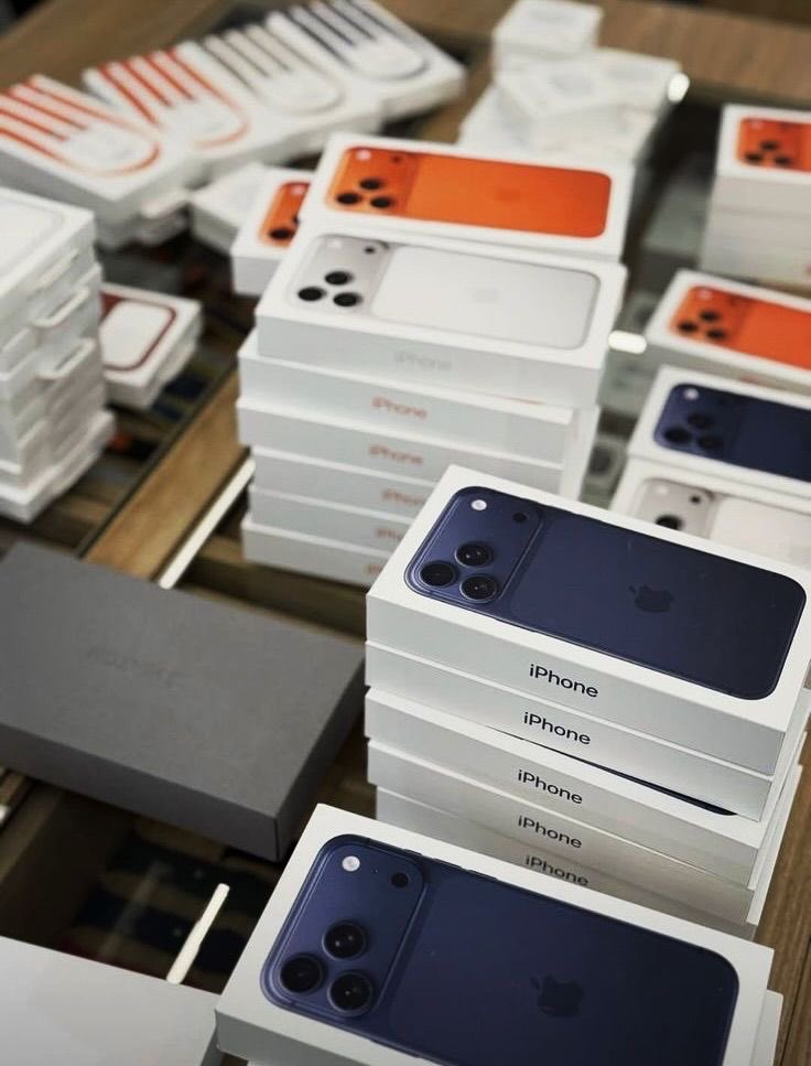 BMSST0RE's tweet photo. New in Store Brand new iPhone 17 pro 256gb || LLA  || Non-active || 100% Apple warranty! 

Price: 3,799 $USD = 3,799 $BMS

@BMSC0IN: Suite C3 New Banex ||opposite  BMS STORE Alaba Ojo, Lagos. 
Call &amp; WhatSapp: +234 7068473467

Nationwide Delivery 🚚📦 https://t.co/gv4Lbgpdpl