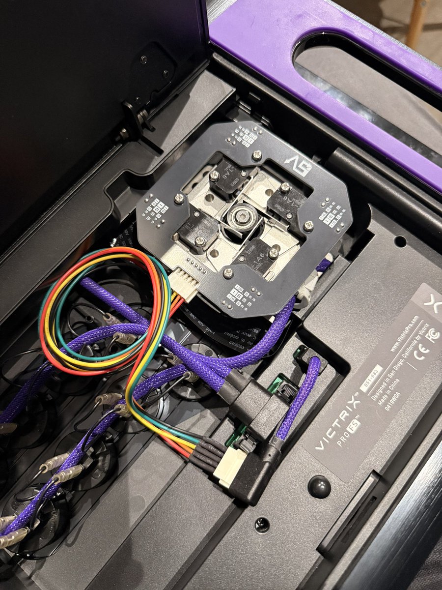 goldenlever's tweet photo. @IIllI Yes, it can fits victrix perfectly. First you need to remove the #GLpro Ring, and you will need 5pin extension cable because the one on victrix just too short. https://t.co/uEa8M1ZriP