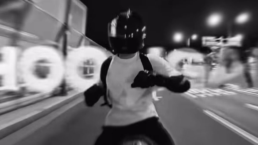 จัดอันดับ ไทป์แฟนหนุ่มลูกหมาบ็อกแบ๋ก นี่มีนิยามว่า โครตหล่อ โครตเท่ อันตรายต่อใจสุดๆ ขี่บิ๊กไบค์ มีรอยสัก ยิ้มหวาน ตาแป๋ว หาที่ไหนไม่ได้แล้ว

อันดับ 1 : จอนจองกุก