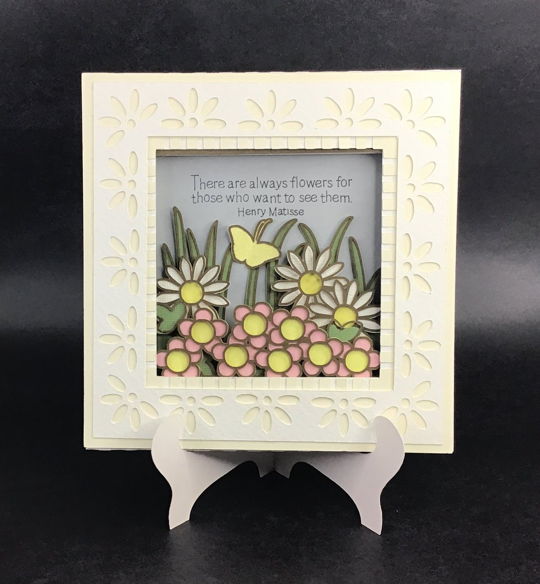 anniaslaura06's tweet image. etsy.com/listing/157620… #paperflowers #paperdecorations #shadowbox #papercrafting #svgcutfiles #Cricut #silhouette