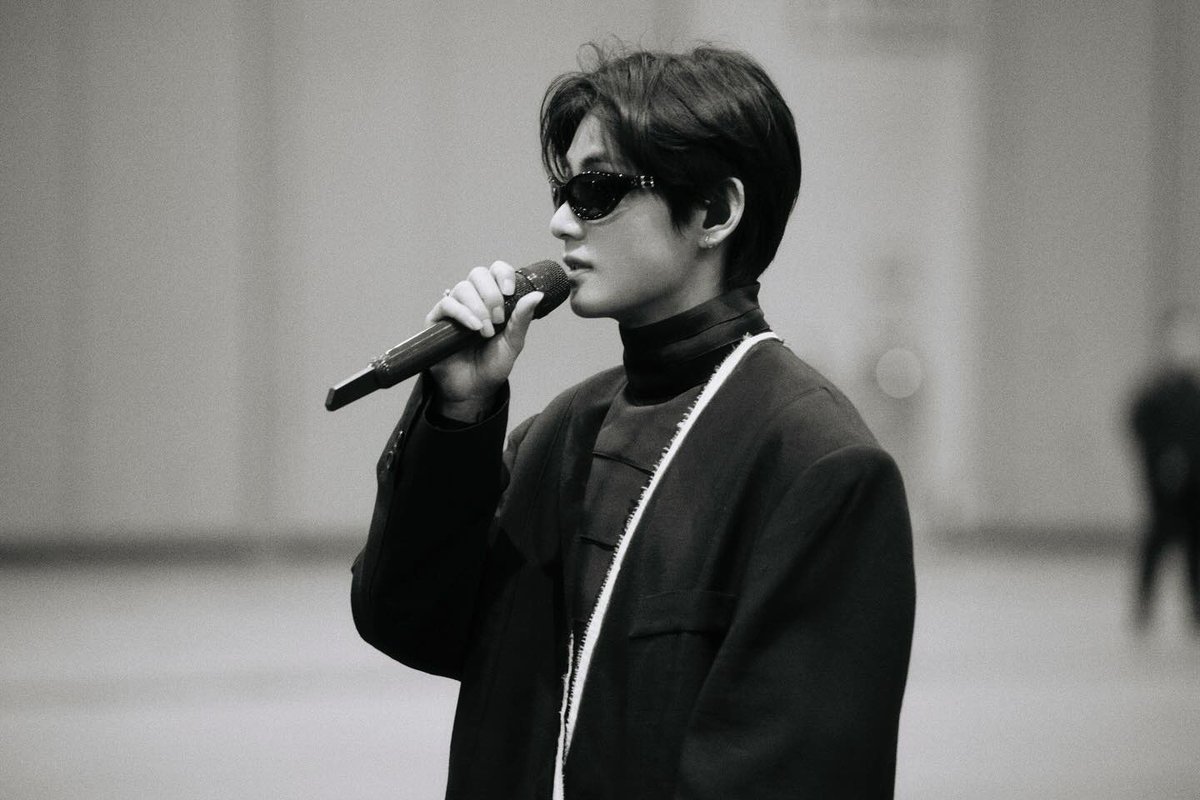 [INFO] Taehyung Behind the scenes for Netflix comeback live