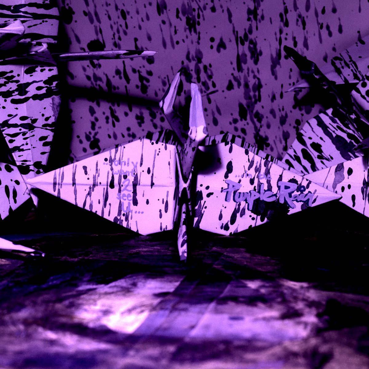CiscoCranes's tweet photo. Thought I'd honor the #PurpleOne with a quick group set like I did 10 years ago after his #passing.

...only want 2 #see u in the #purple #rain...

#PurpleRain #Prince #Artist #PaperCranes #Origami https://t.co/2MeCqREVB9