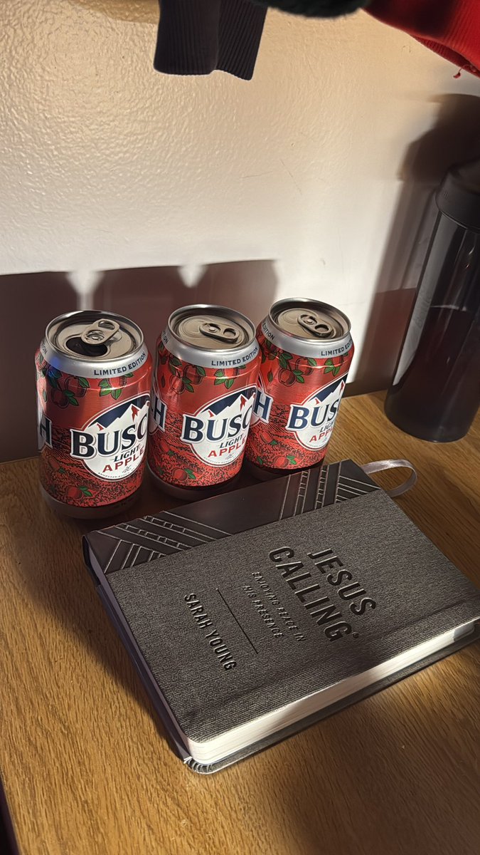 back9callahan's tweet image. #AGTG