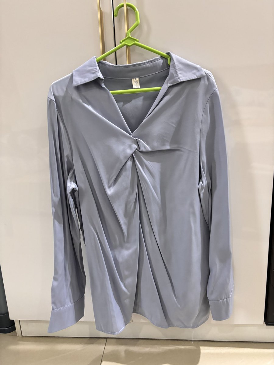 Cheorin1's tweet photo. Preloved yak!
Semua bahannya tebel”

40k/baju https://t.co/MHnS8gyBTW