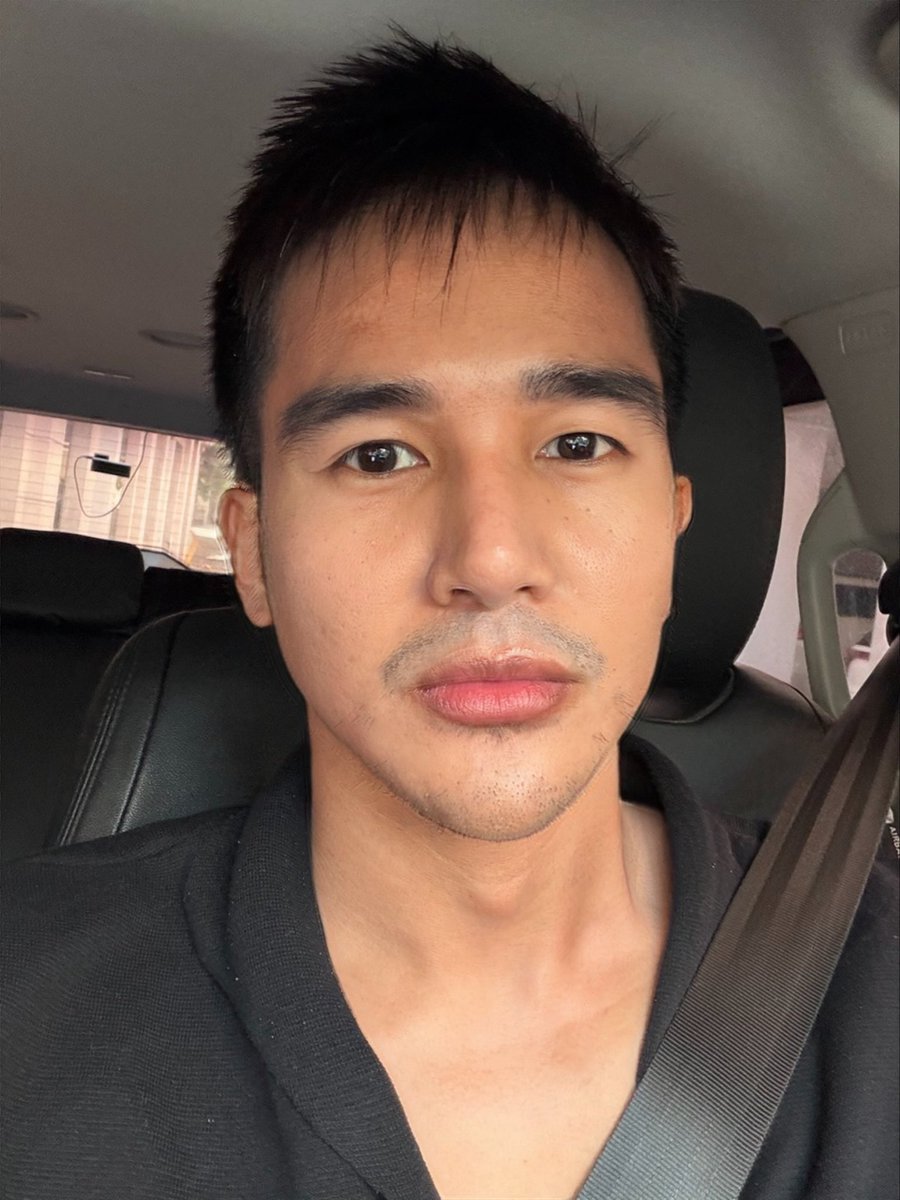 thekenyongf's tweet image. Less 2kg kaya shoot natin later ay puro chocolate contents 😊

#nofilter kaya kita ang sunblock 😂