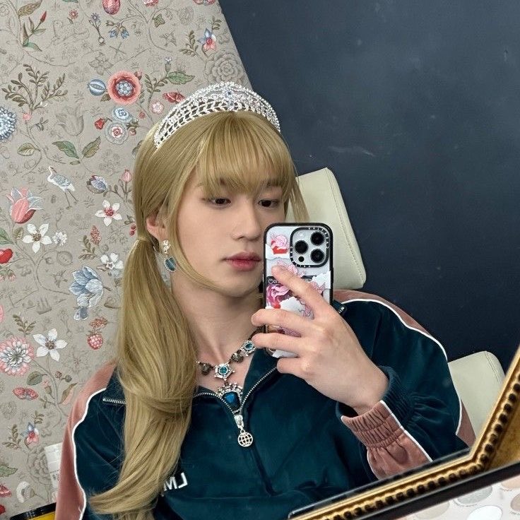 kiara ૮ ․ ․ ྀིა is UNIQUE tweet media