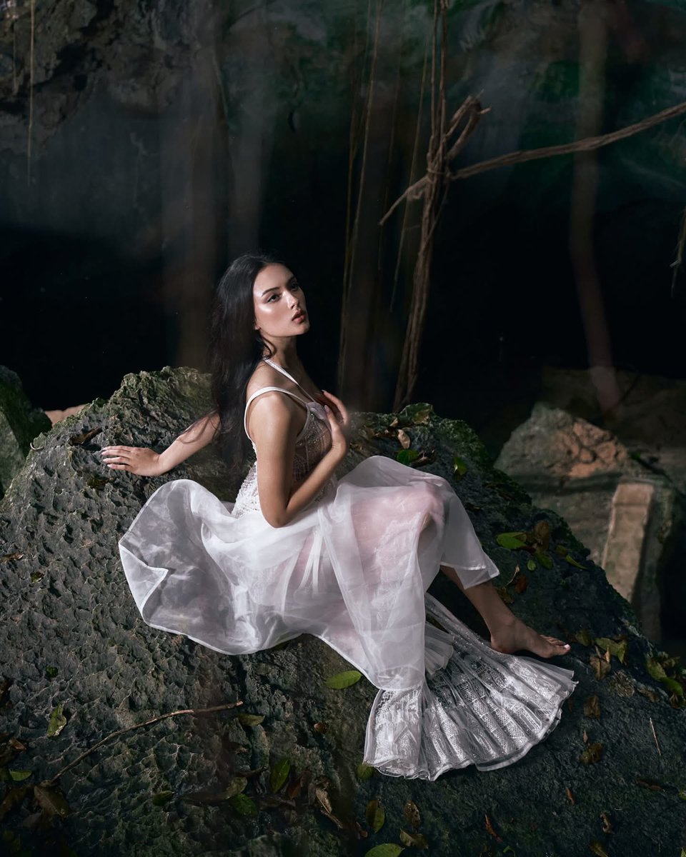VikkiAnn168's tweet photo. A beautiful moment in Kep 🤍🇰🇭
.
Photographer @moni.img @rathnakmoni 
Outfit @natacha_van 
With @melia.cstn 
.
#CambodianGirls #missplanetinternational #KepKompot #KonKat #Editorial 🇰🇭❤️🇰🇭 https://t.co/CLWj1MTVoZ