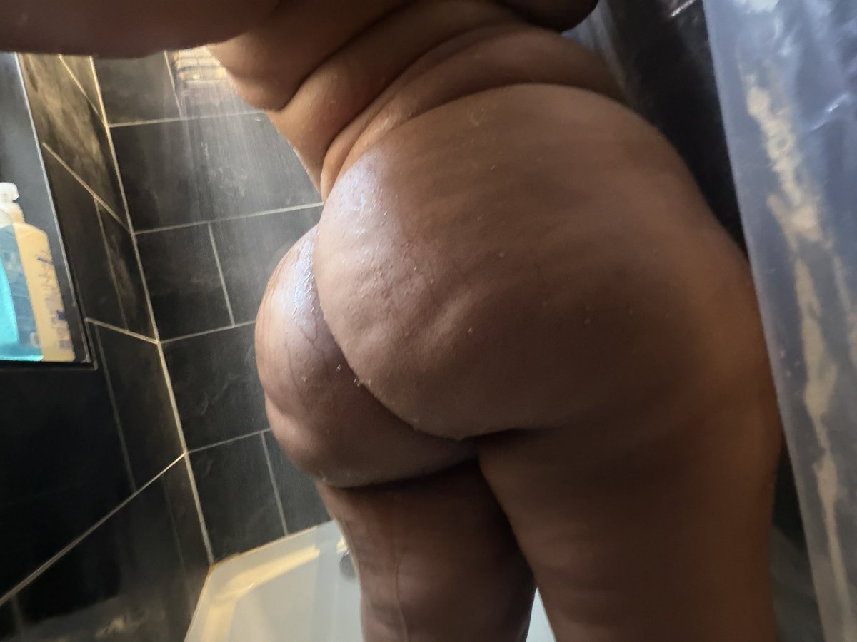 ec456788's tweet photo. I'm calling you daddy 

Come and make it rain down on me 

Smash or pass #wataa https://t.co/5KLFaU5wjp