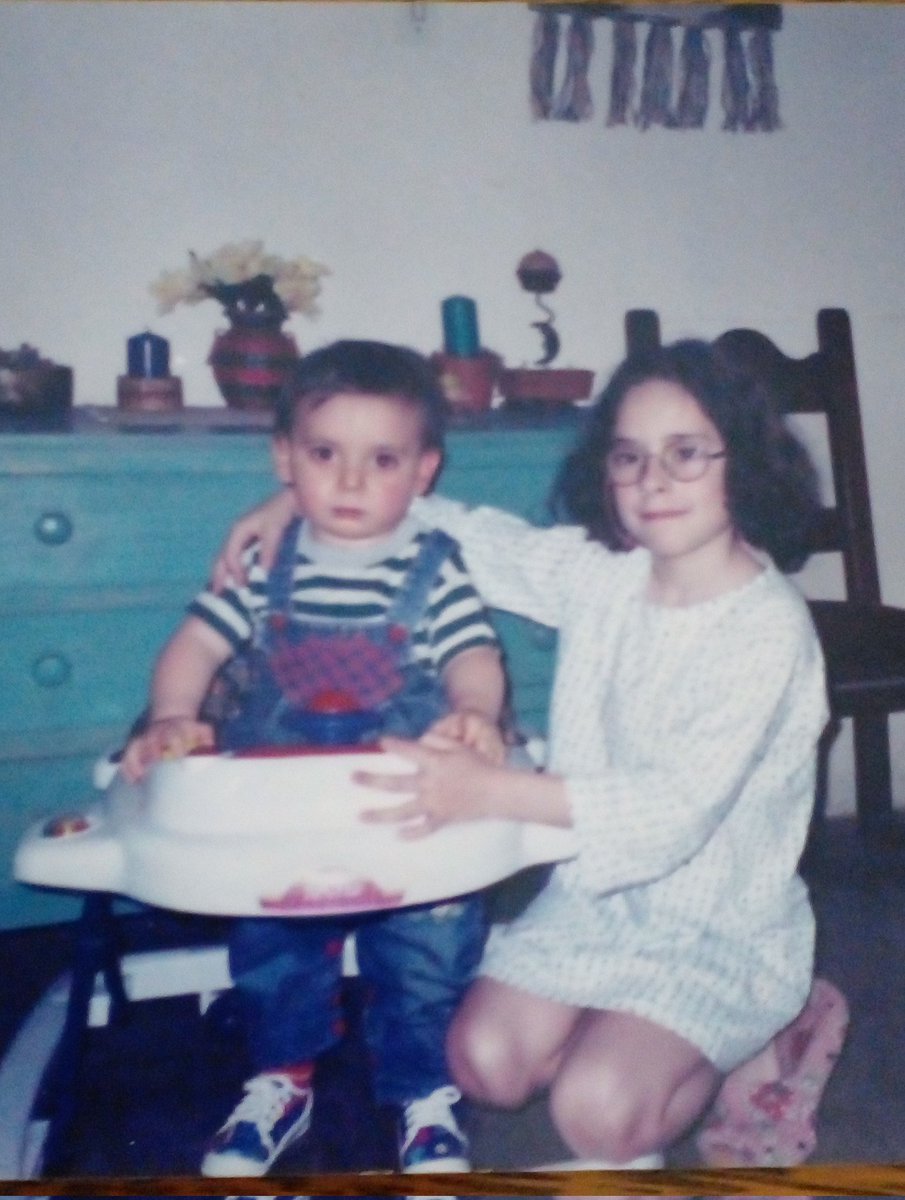 Tenés un hijo. Enfrentas una situación. Un diagnóstico.  No entendiste qué salio mal, qué pasó. Igual, ni pensar te dejan, fonoaudioga, psicóloga, fisioterapia, psicomotricista. De repente  te enteras de un montón de especialidades médicas que desconocías. No te dejan