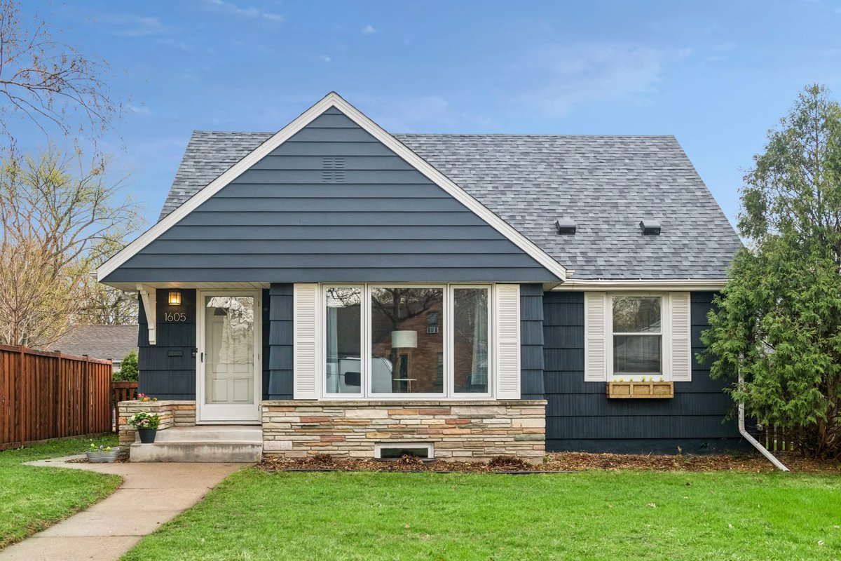 polovitz's tweet photo. JUST LISTED IN MINNEAPOLIS!

3 BR | 3 BA | 1 CAR | 2,050 FSF

Property: 1605 Nokomis Court | Minneapolis, Minnesota 
Listed at: $425,000
Listed by: #POLOVITZGROUP @Compass 
Link to Listing: https://t.co/3dActm8LMA

#compass #justlisted #minneapolis #lakenokomis https://t.co/nJ8OPUUMsQ