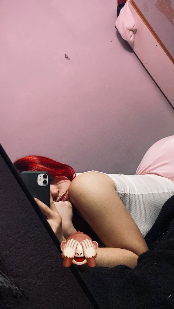 Areni👅 tweet media