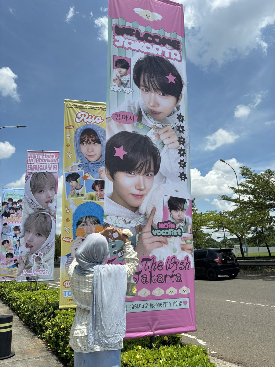 soonflower23's tweet photo. Sangat senang bertemu adik-adik wish🫶🤩🤏

#INTOTHEWISH_JAKARTA
#NCTWISH https://t.co/JyzcF69fhI