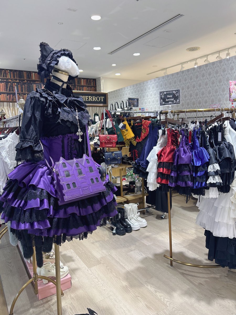 🎀🤍🎀🤍 ATELIER PIERROT 新宿店 11:00-20:00 OPEN ミニコルセット