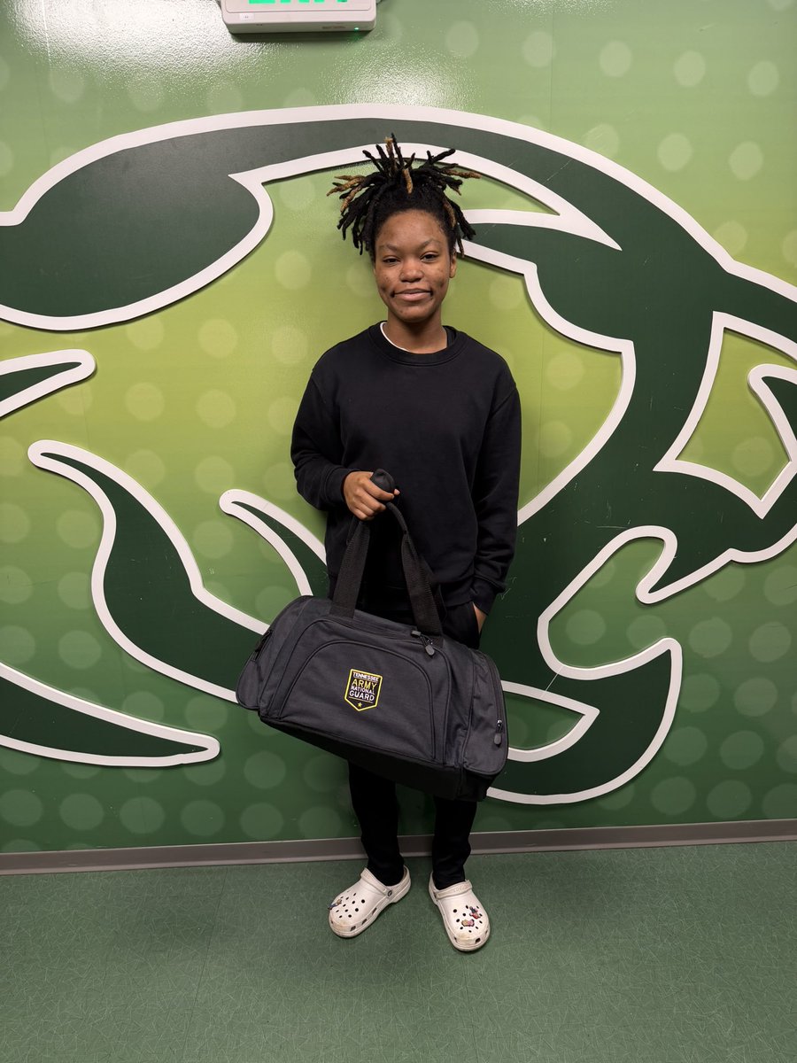 JCMCougars's tweet image. We are so proud of #ClassOf2026’s Koronica Meadows for enlisting with the Army National Guard! We know she is going to shine in this next step of her journey! 💚💛 @RamonicaD @ap_baker1 @JMCSchools