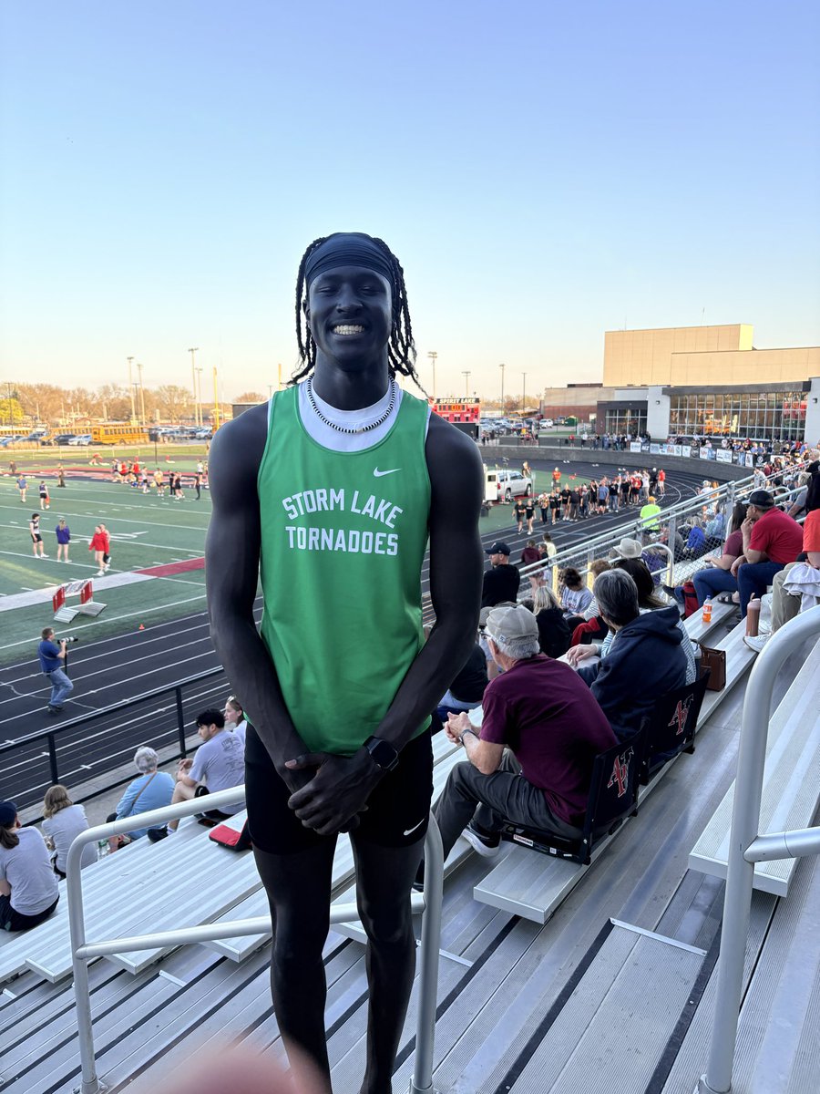 SLXC_SLTF's tweet photo. Garbieno Weno breaks long standing 200m school record tonight with an FAT 21.80. !!! https://t.co/508OUZFCvP