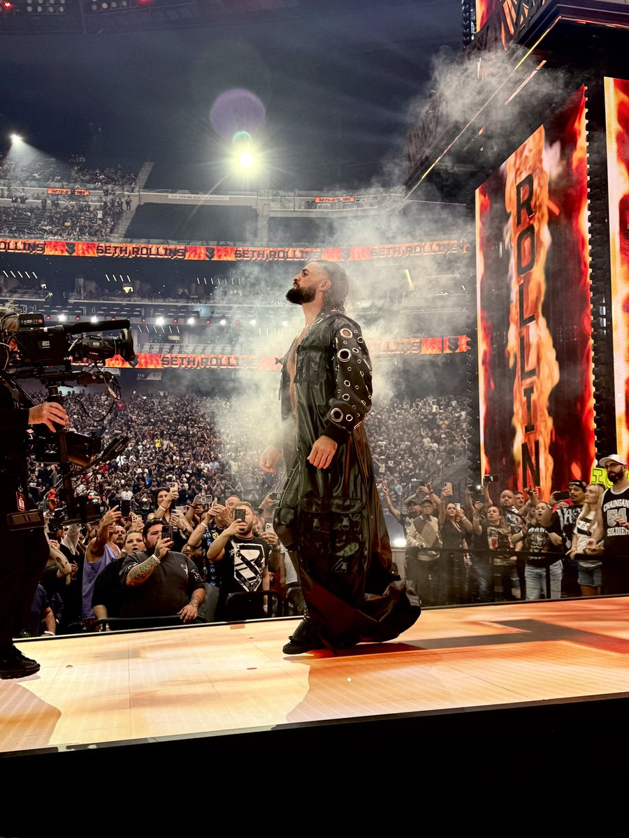 DriDri1227's tweet image. The OG Vision 👀

@WWERollins @HeymanHustle @bronbreakkerwwe #WWE #SethFreakinRollins #BronBreakker #Wrestlemania