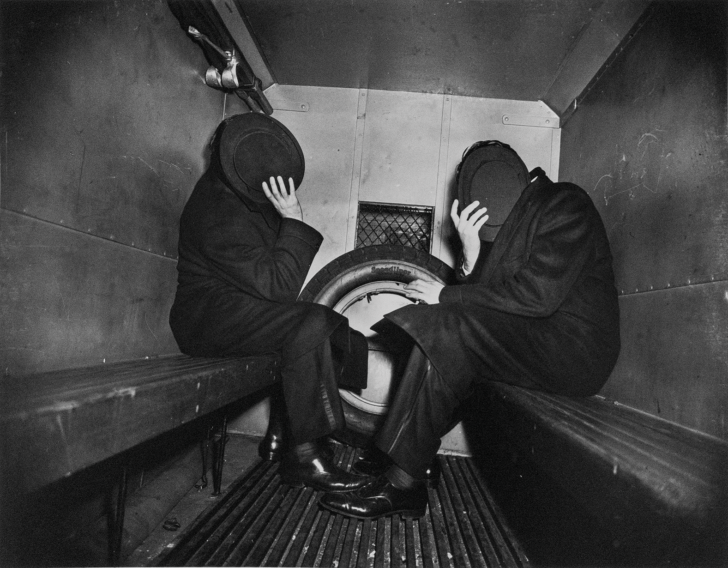Passionissime's tweet photo. #Weegee #photo https://t.co/GIXOEIATTK