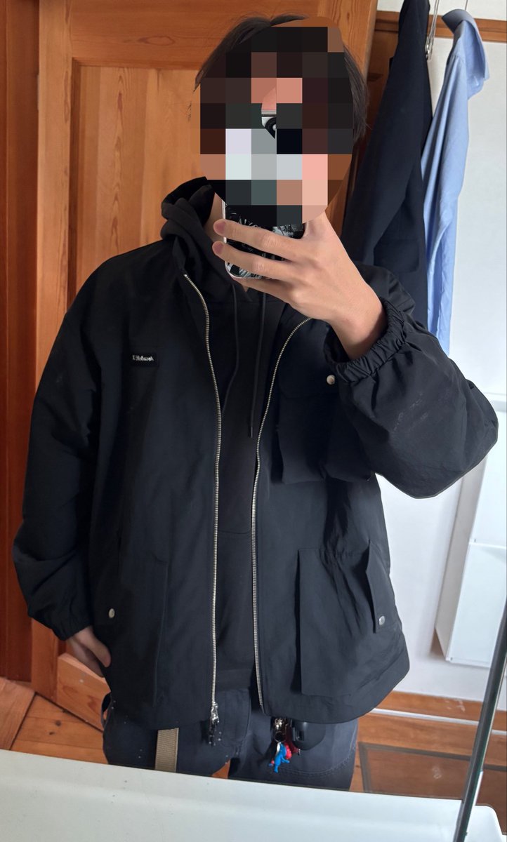 potetya_pad's tweet photo. 5ヶ月ぐらい待ってやっと届きました念願の服👍
めちゃめちゃかっこいい
こーいうストリート系の服大好き
散財した甲斐があったわ

 #ArcadeREX
 #ChroNoiR https://t.co/tv7gGtg8Fr