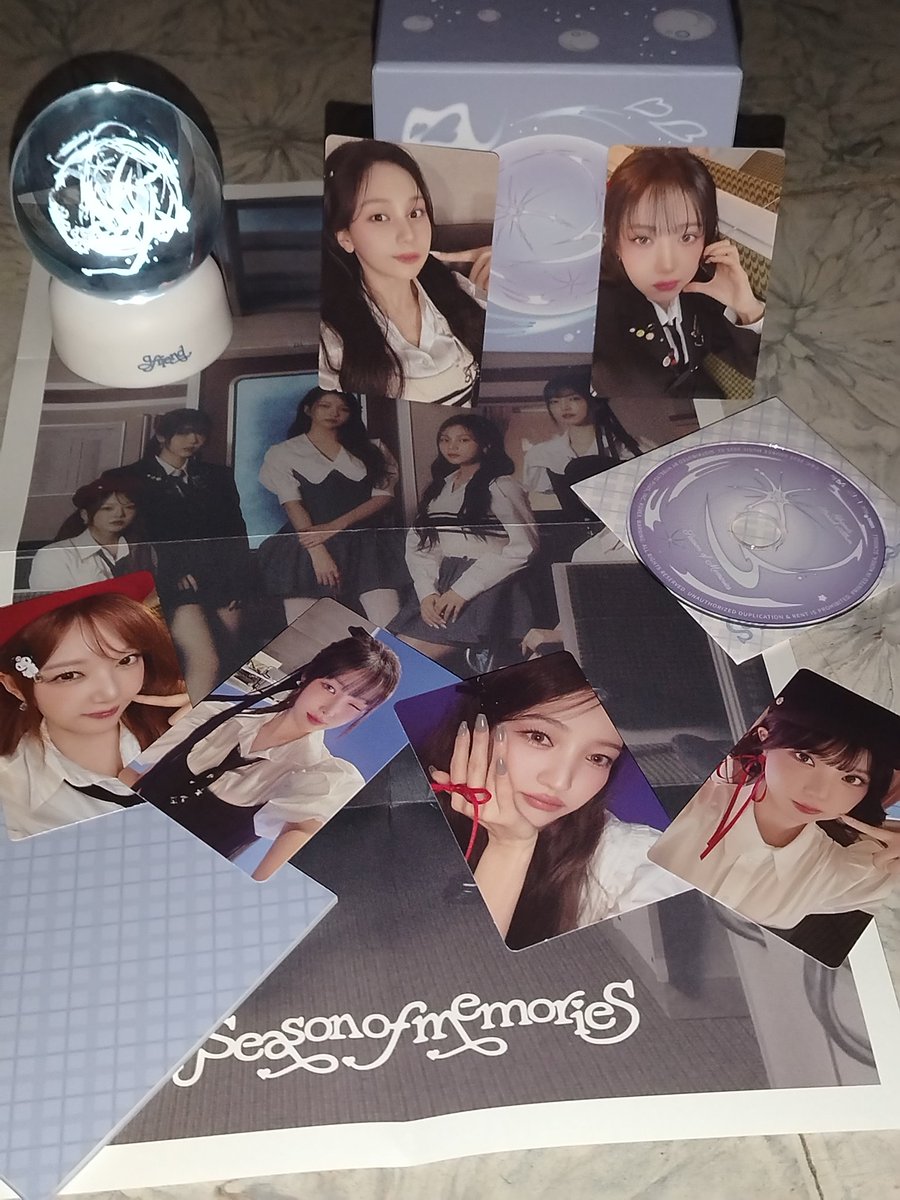 BUDYXGFRIEND's tweet photo. 💜💙🤍

#GFRIEND #gfriendcollection #BUDDY https://t.co/na0UhjwiGq