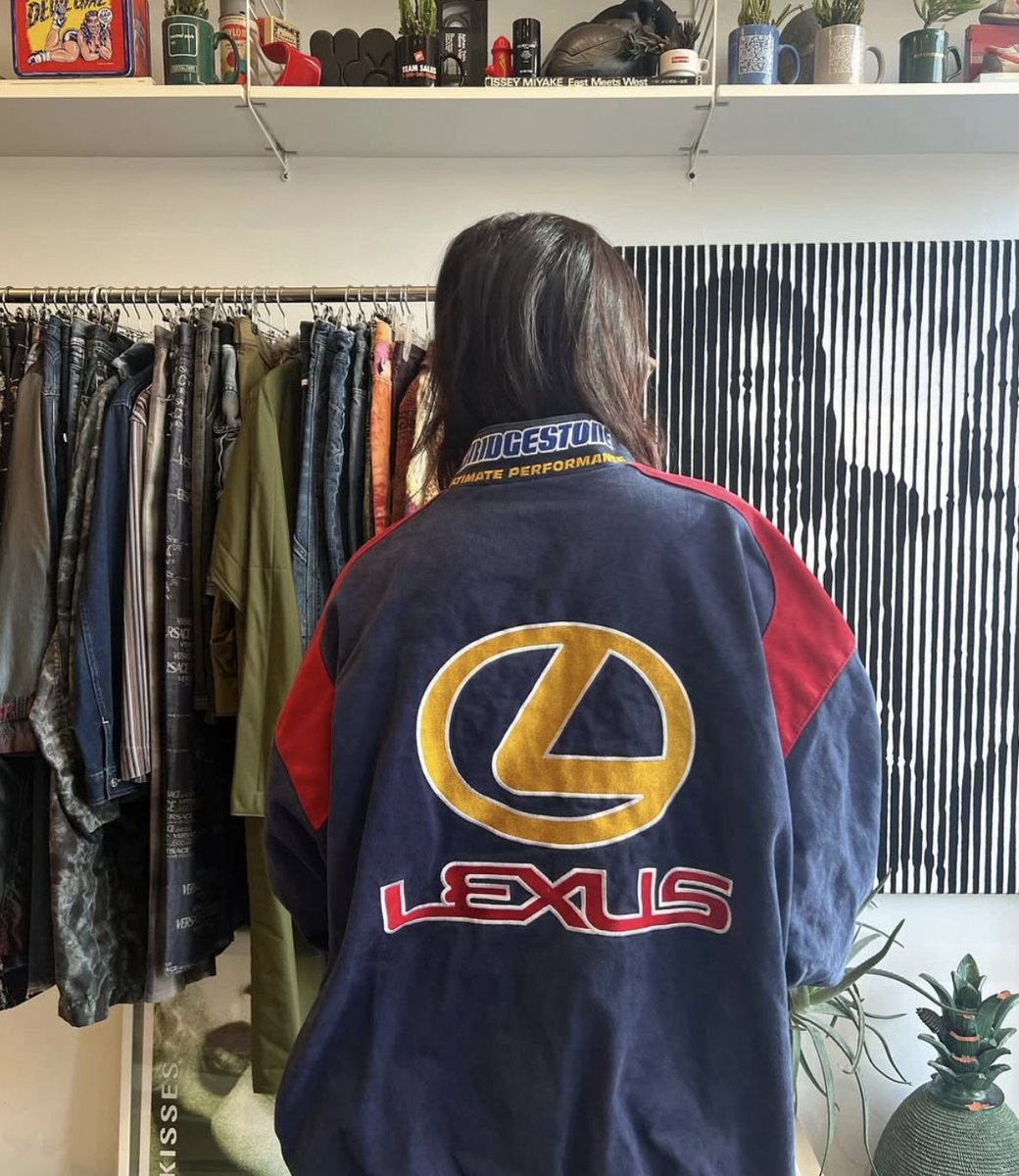 Complex Style tweet media