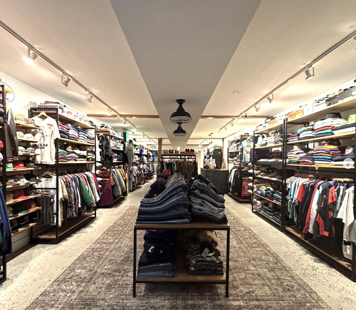 Complex Style tweet media