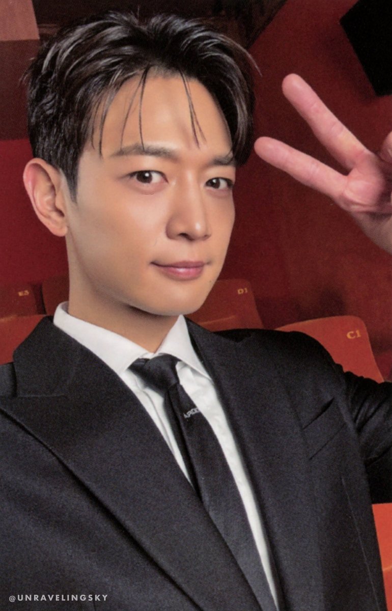 unravelingsky's tweet photo. [HQ SCANS] #MINHO Our Movie MD: 4cut photo set, binder set, doll deco set pc, film crew hoodie pc, photo set, ticket set

Watermarked below for online use. Non-watermarked for personal use download here: 🔗https://t.co/qjDJUoTpUc

#민호 #ミンホ #SHINee #샤이니 #シャイニー https://t.co/IPHfvJg7q8