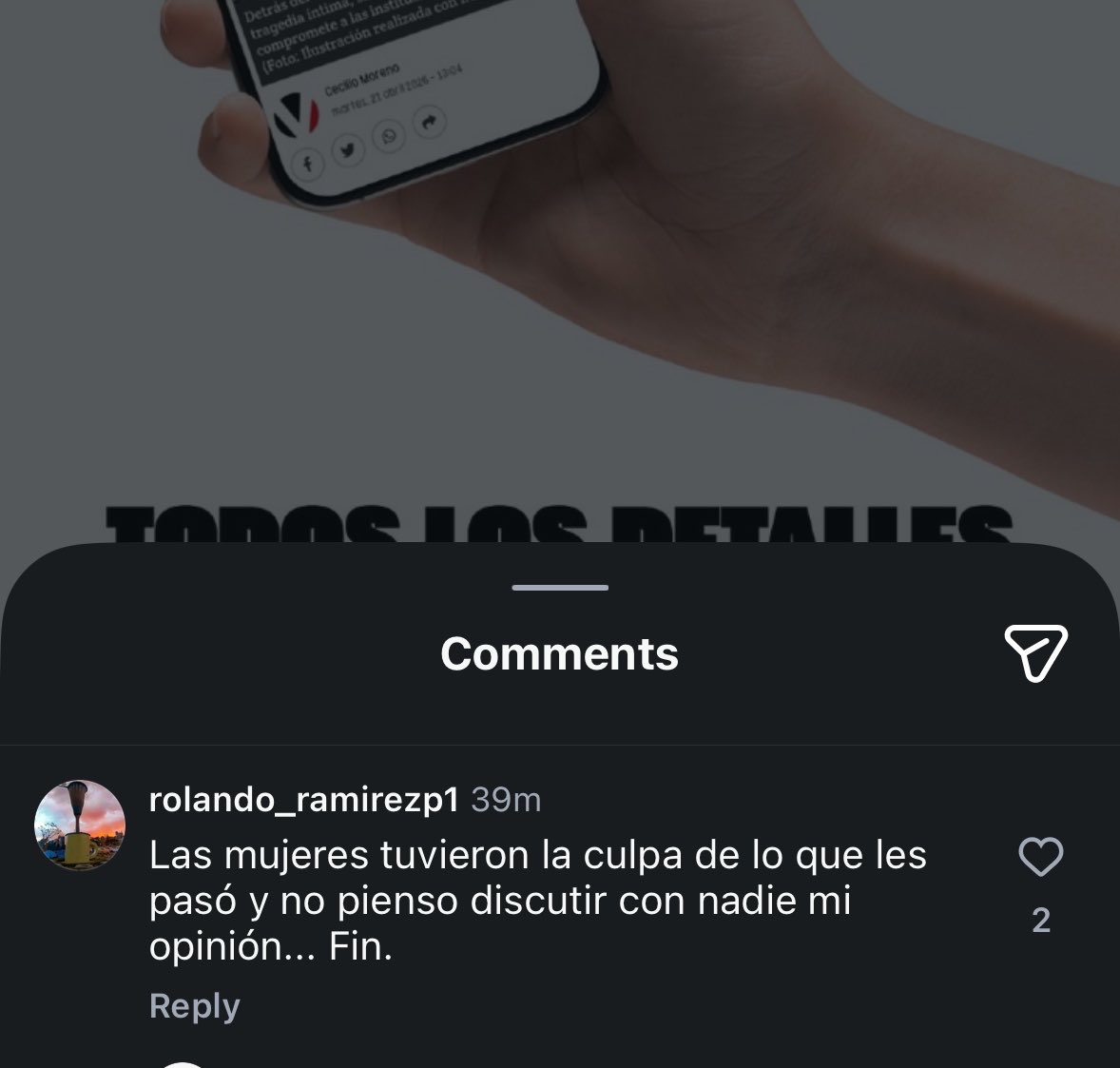 Me puse a leer los comentarios del post que hizo Revista Vistazo sobre el femicidio en el PUN y vi esta respuesta. Fui a su perfil y que sorpresa… ES POLICIA.

Esta es la gentuza que nos “cuida”