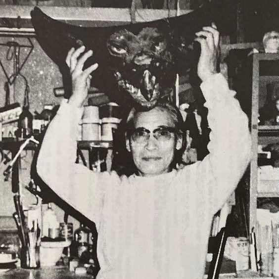 （怪獣の好きな海外の皆さんへ）
成田亨と同じように、高山良策の名を忘れないで下さい。

二人とも本当の芸術家で、彫刻家の成田亨がデザインをし、画家の高山良策が造形をしました。