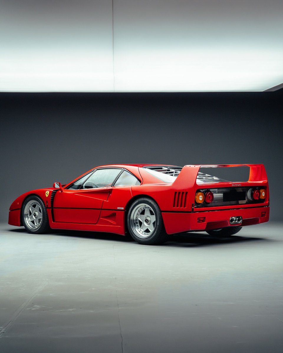 Retromania4ever's tweet image. ✅⬜🟥 #Ferrari F40❤️‍🔥