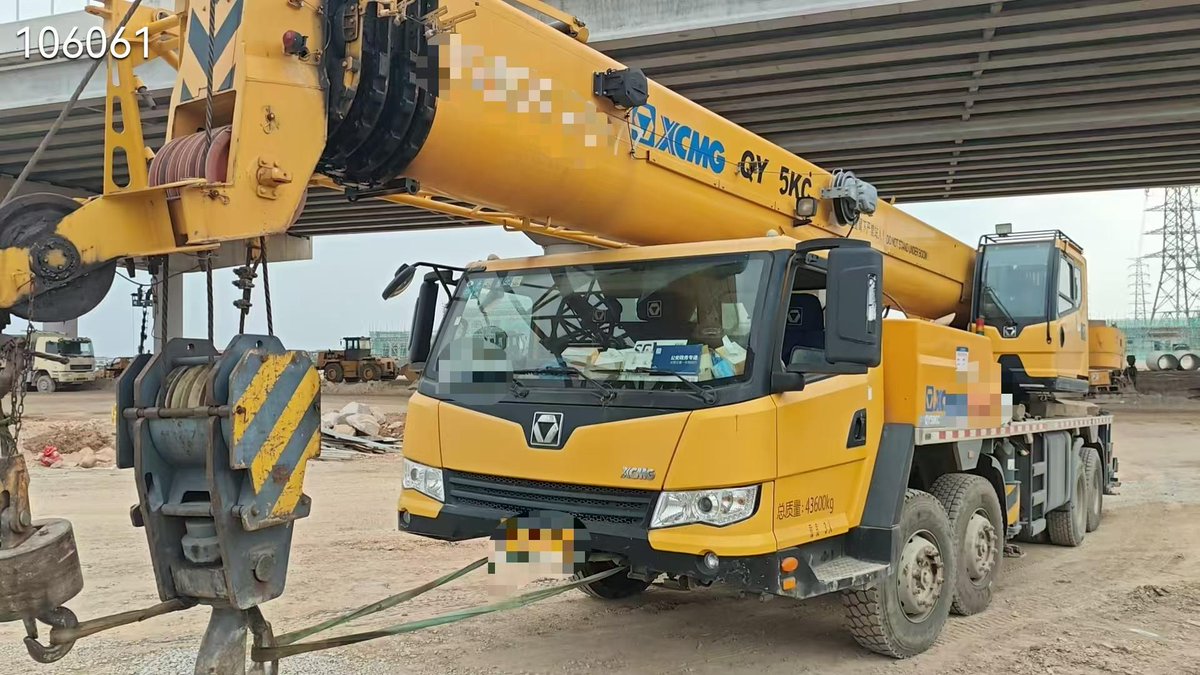 SunnyLi45's tweet photo. 2021 year XCMG 50 ton Truck Crane for sale: Type QY50KC, 45.5 meters mainboom (5 sections), 16 meters jib, 9.5 ton counterweight, original version, price $78000.
More info:https://t.co/CcCevu6360
#cranemachine #truckcrane #XCMG #50ton #2021 #5sections https://t.co/qDvBJqyVsY