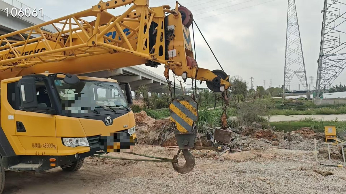 SunnyLi45's tweet photo. 2021 year XCMG 50 ton Truck Crane for sale: Type QY50KC, 45.5 meters mainboom (5 sections), 16 meters jib, 9.5 ton counterweight, original version, price $78000.
More info:https://t.co/CcCevu6360
#cranemachine #truckcrane #XCMG #50ton #2021 #5sections https://t.co/qDvBJqyVsY