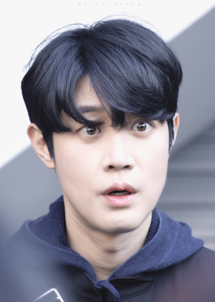 facesinfilm's tweet photo. 260405 아트 퇴근길

#박영수 배우님 

🐰🍀 https://t.co/C66EWg4QY7