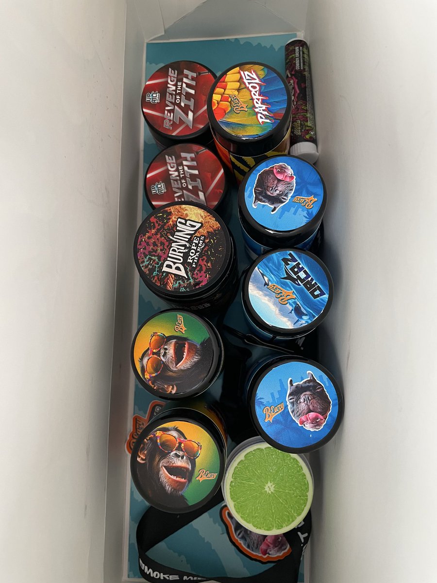 itsloreay's tweet photo. Pick Ups from @B_Eazyllc Event last night, I should’ve grabbed more! 

#420 https://t.co/KUwHhKBpxW