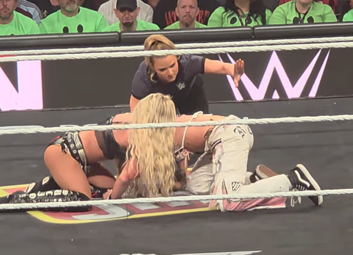 Wrestling News & Clips tweet media