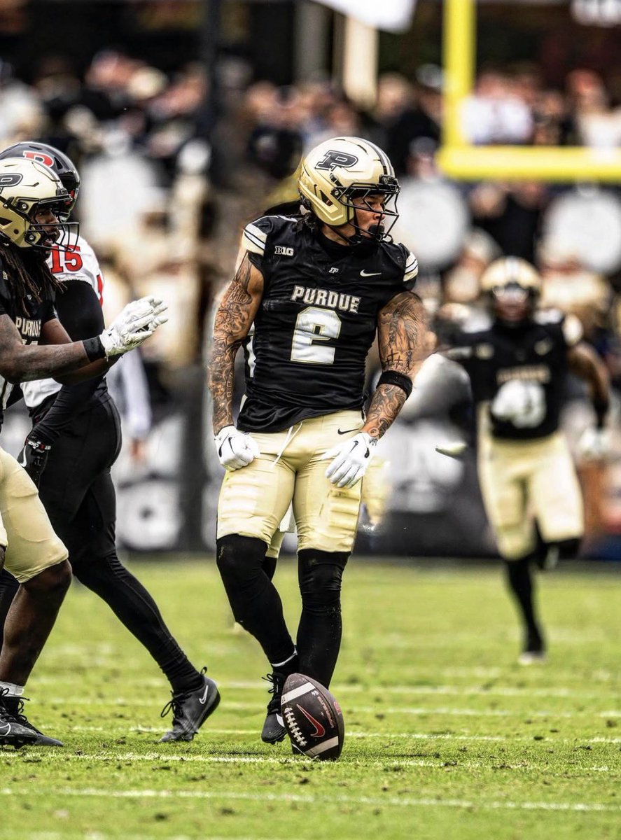 DeuceGomiller's tweet photo. University of Purdue offer!! #agtg #boilerUp🚂 
@Coach_Ford 
@DarrenSunkett @AllenTrieu
@GregSmithRivals
@247Sports @TheUCReport @tfenton314 @coachnellyy
@hamitchom @adamgorney
@247recruiting @Rivals @UANextFootball @On3Recruits @CKennedy247 https://t.co/uphlMmD2oi