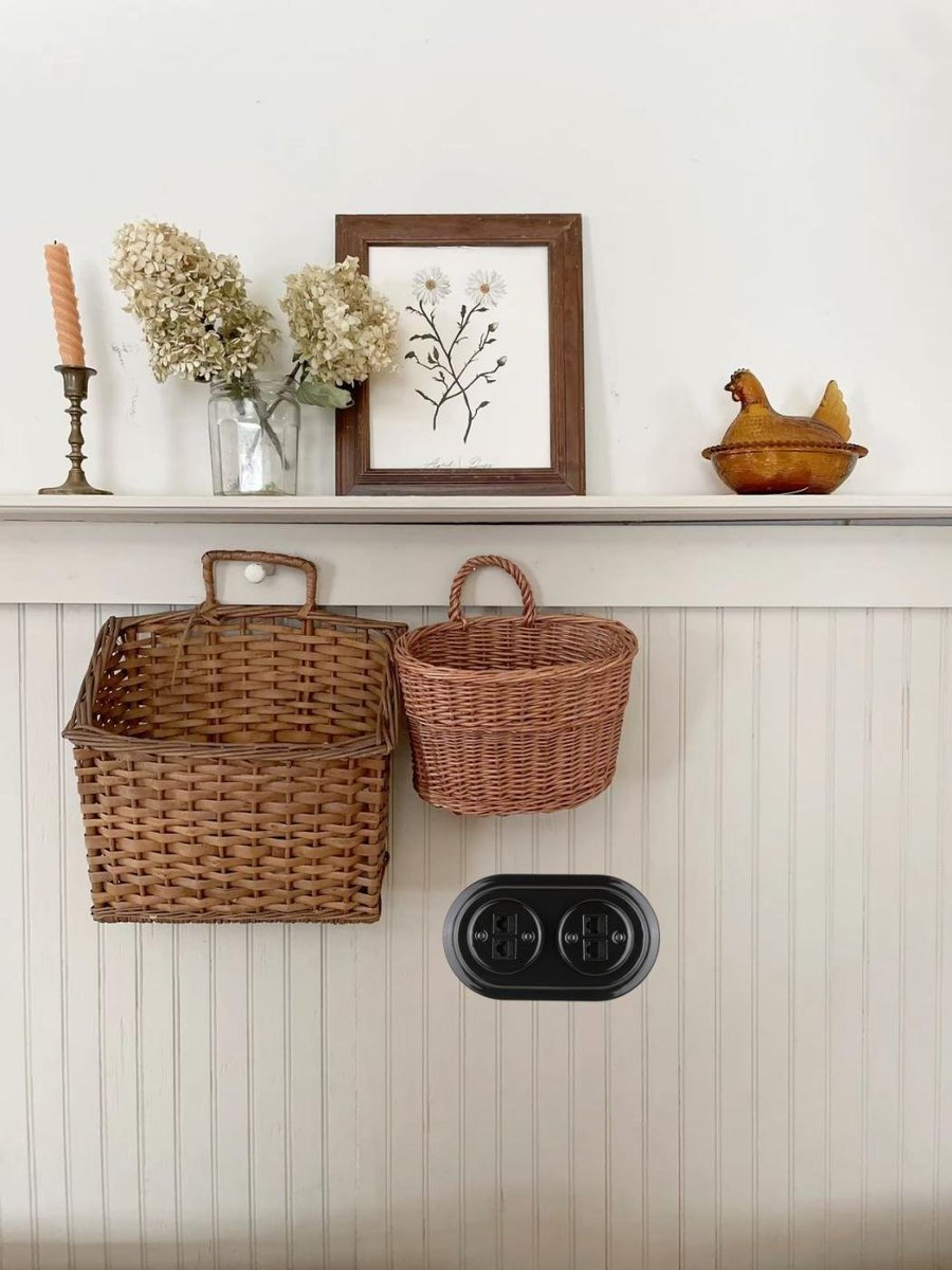 True luxury is often silent.
Ceramic switches and sockets that blend seamlessly into refined interiors.

#QuietLuxury #InteriorAesthetics #CeramicSwitch #CeramicSocket #ModernLiving #wallswitch #wallsocket #vintageswitchandsocket #lightswitches #retroswitch #eusocket