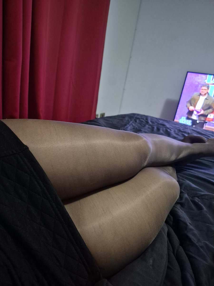 newpantyhose's tweet image. Estos dias se ponen mas fríos 
Visita mi link #pantyhose #pantimedias #nylon #legs #leggspantyhose 

onlyfans.com/newpantyhose