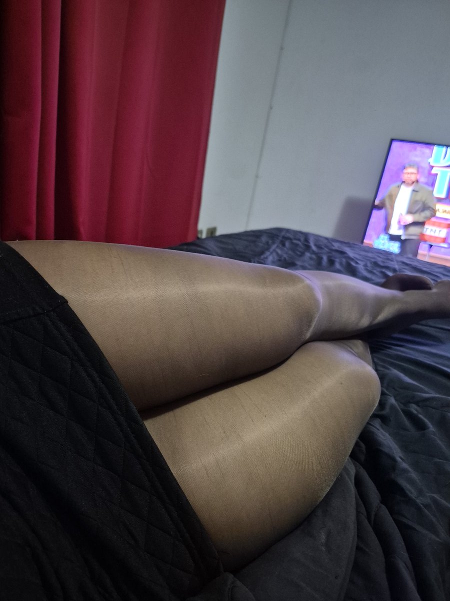 newpantyhose's tweet image. Estos dias se ponen mas fríos 
Visita mi link #pantyhose #pantimedias #nylon #legs #leggspantyhose 

onlyfans.com/newpantyhose