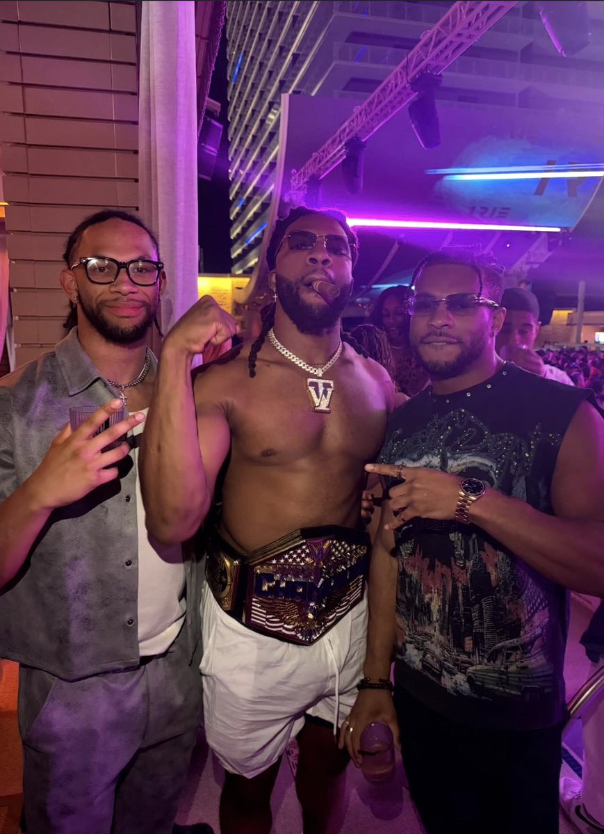 ᴛʜᴇ ᴀɴᴏɪɴᴛᴇᴅ ᴏɴᴇ tweet media