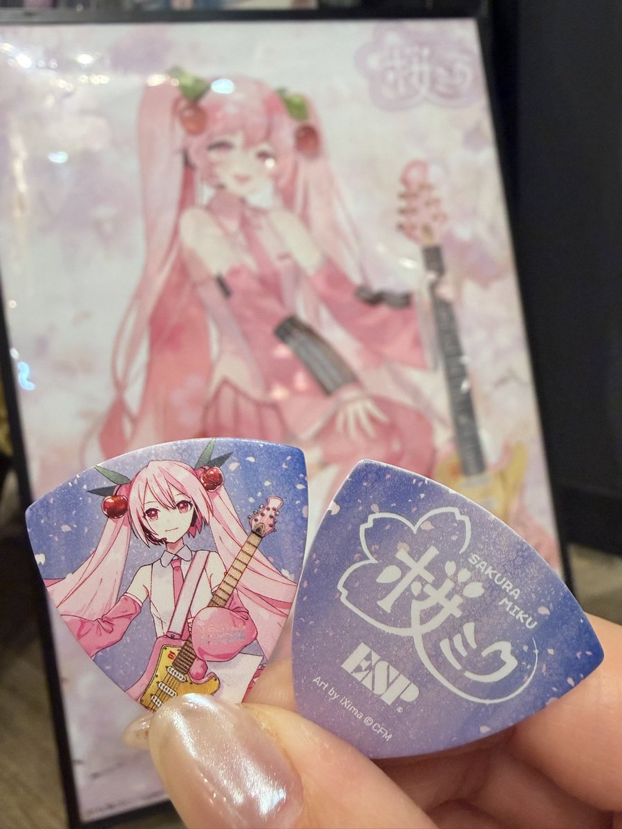 espcustomshop's tweet image. GrassRoots G-STREAM-Miku -SAKURA MIKU Edition- 発売記念キャンペーン開催中‼️

🎁来店特典
✨非売品ピック（一人1枚まで）
✨スマホ用壁紙（店頭二次元コードから）

キャンペーン詳細は→espguitars.co.jp/campaign/57141/
　
是非この機会にご来店ください♪

#ESPGuitars #SAKURAMIKU #初音ミク #桜ミク