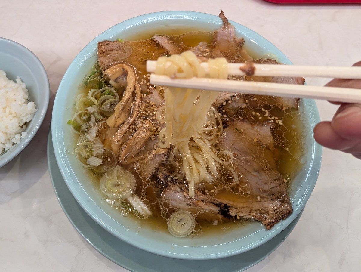 ランチ✨
なぎちゃんラーメン🍜
個人的には、鹿児島ラーメンに入ってる焦がしネギをトッピングしたいな〰️😁
以上。