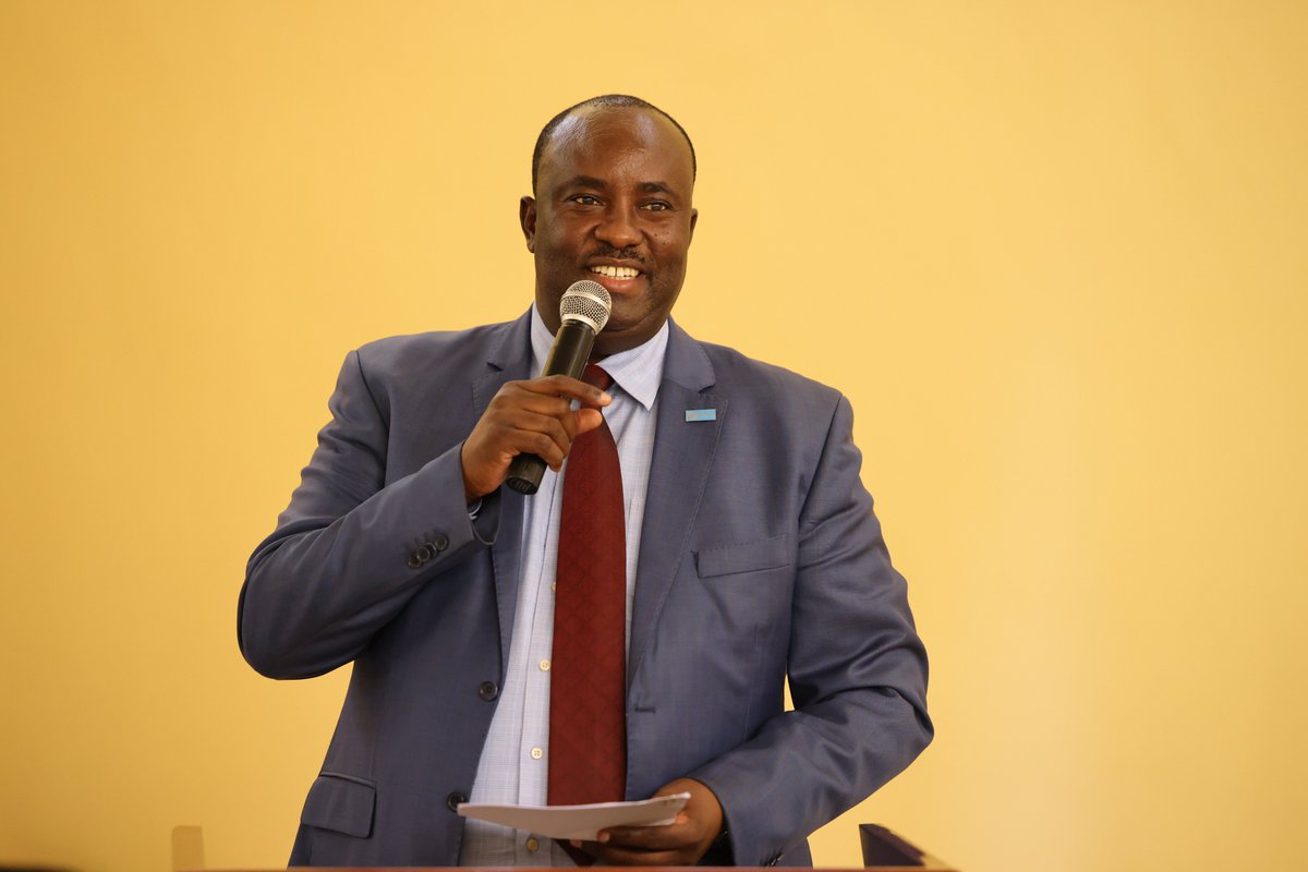 WHOMalawi's tweet image. @WHOMalawi Rep @Njugunach states the @WHO  #SURGE approach is not just about response—it is about readiness.

Investing in national capacity ensures faster, stronger responses when emergencies strike.

#HealthSecurity #EmergencyResponse #AVoHCSURGE