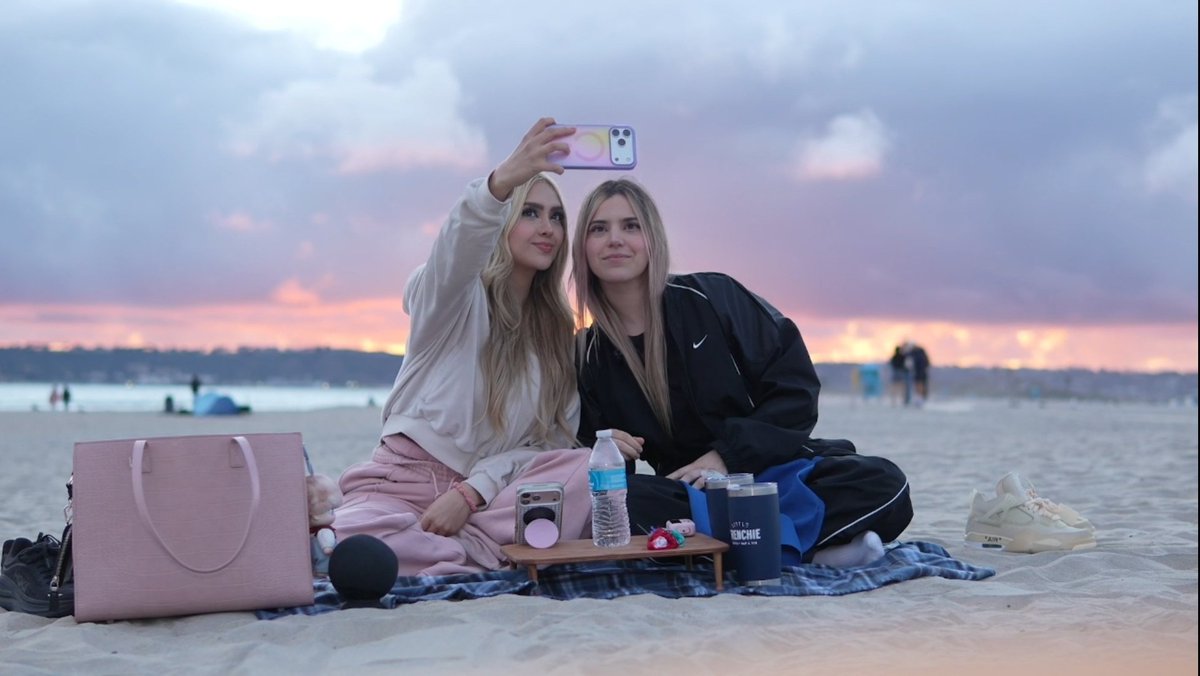 lia ⭐️⭐️⭐️ tweet media